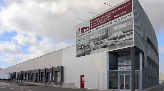 Etienne Logistique à Bordeaux vue du bâtiement avec enseigne